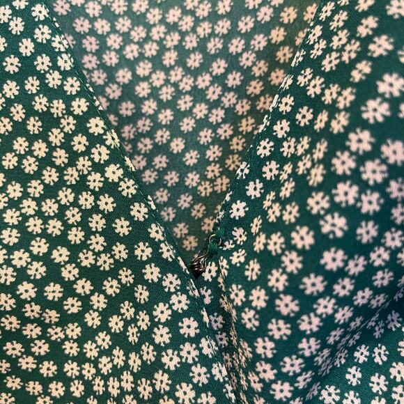 Abercrombie Wrap Dress Women’s XXS Green Floral Flutter Sleeve Boho Resort Beach - Picture 7 of 9